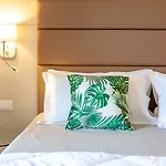 Album Boutique 4* ساساري