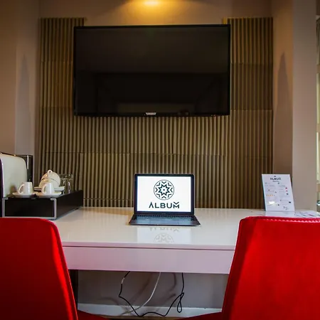 Bed & Breakfast Album Boutique 4*