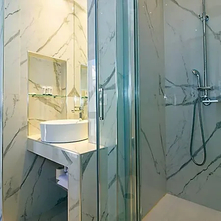 Album Boutique 4* ساساري